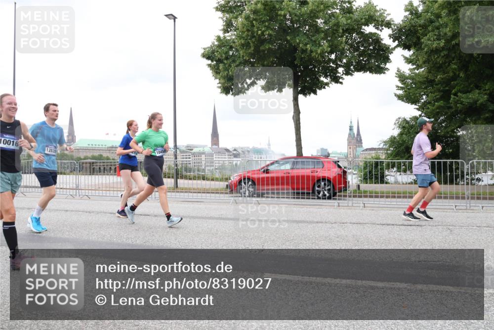 29.06.2025 - hella hamburg halbmarathon Lena Gebhardt http://msf.ph/oto/8319027 29.06.2025 10:57:09 Lombardsbrücke 10016, 12828, 10450, 1207, 2041, 2370, 2871, 2932, 3195, 3348, 3387, 3388, 3418, 3470, 3485, 3516, 3517, 3723, 3851, 4086, 4094, 4106, 4118, 4180, 4241, 4485, 4568, 4569, 4611, 4998, 5057, 5316, 5589, 5639, 5738, 5944, 6053, 6284, 6348, 6349, 6832, 6981, 7381, 7416, 7417, 7592, 7728, 7787, 7964, 8039, 8150, 8197, 8224, 8287, 8540, 8546, 8552, 8679, 8851, 8853, 9110, 9172, 9210, 9298, 9299 meine-sportfotos.de