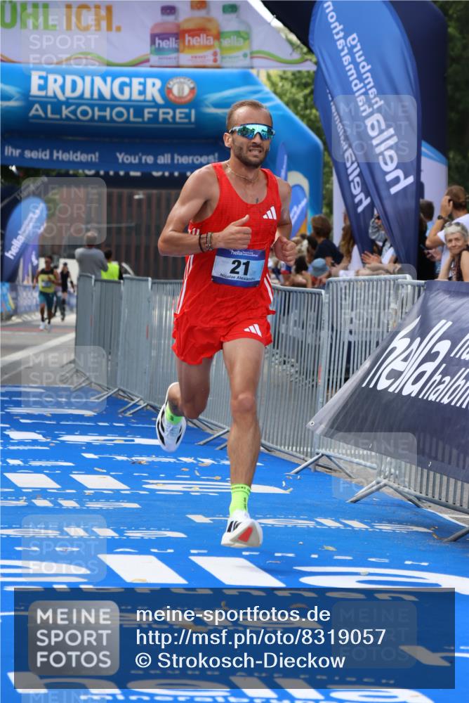 29.06.2025 - hella hamburg halbmarathon Strokosch-Dieckow http://msf.ph/oto/8319057 29.06.2025 10:05:09 Ziel 19, 21, 20052, 20518 meine-sportfotos.de