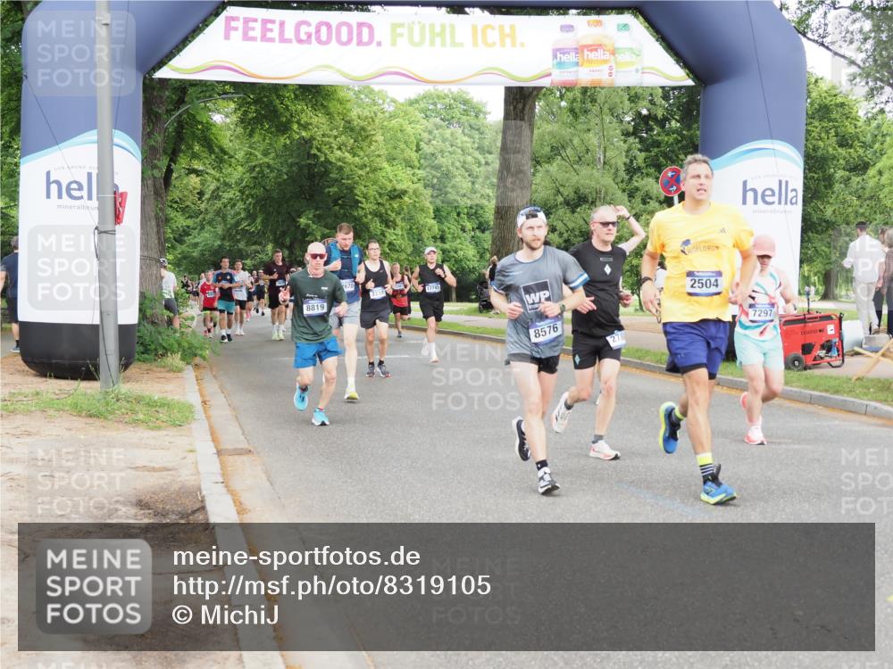 29.06.2025 - hella hamburg halbmarathon MichiJ http://msf.ph/oto/8319105 29.06.2025 10:37:03 Zwischen KM18-KM19 2504, 2788, 2937, 3414, 4711, 7297, 8576, 8819, 8821, 9463, 9770, 12670, 18842 meine-sportfotos.de