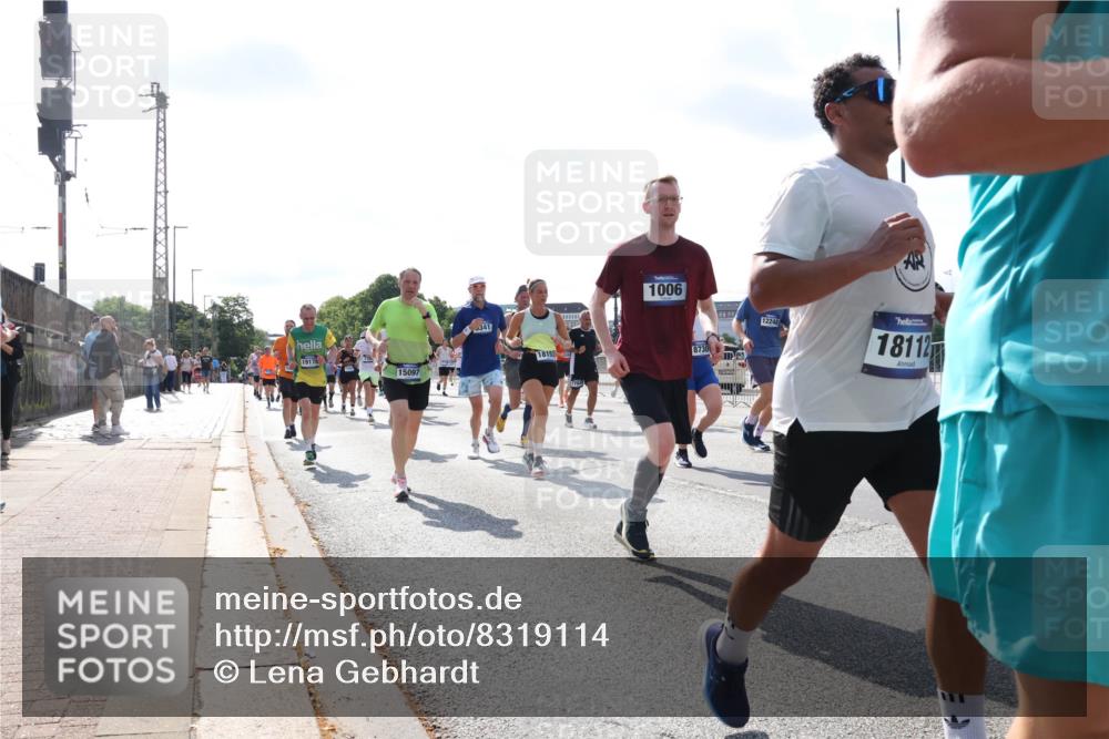 29.06.2025 - hella hamburg halbmarathon Lena Gebhardt http://msf.ph/oto/8319114 29.06.2025 10:00:04 Lombardsbrücke 19178, 15097, 341, 1815, 1006, 8730, 12248, 18112, 1006, 1019, 1125, 1180, 1239, 1264, 1526, 1834, 1914, 1955, 2027, 2086, 2099, 2159, 2348, 2364, 2391, 2432, 2447, 2582, 2584, 2606, 2652, 2676, 2677, 2730, 2910, 3177, 3181, 3279, 3668, 3836, 3861, 3898, 4013, 4231, 4426, 4632, 4772, 4796, 4837, 5015, 5134, 5272, 5277, 5341, 5728, 6082, 6084, 6104, 6174, 6201, 6202, 6260, 6462, 6470, 6581, 6587, 8330, 9142, 9984, 10031, 11039, 11568, 11844 meine-sportfotos.de