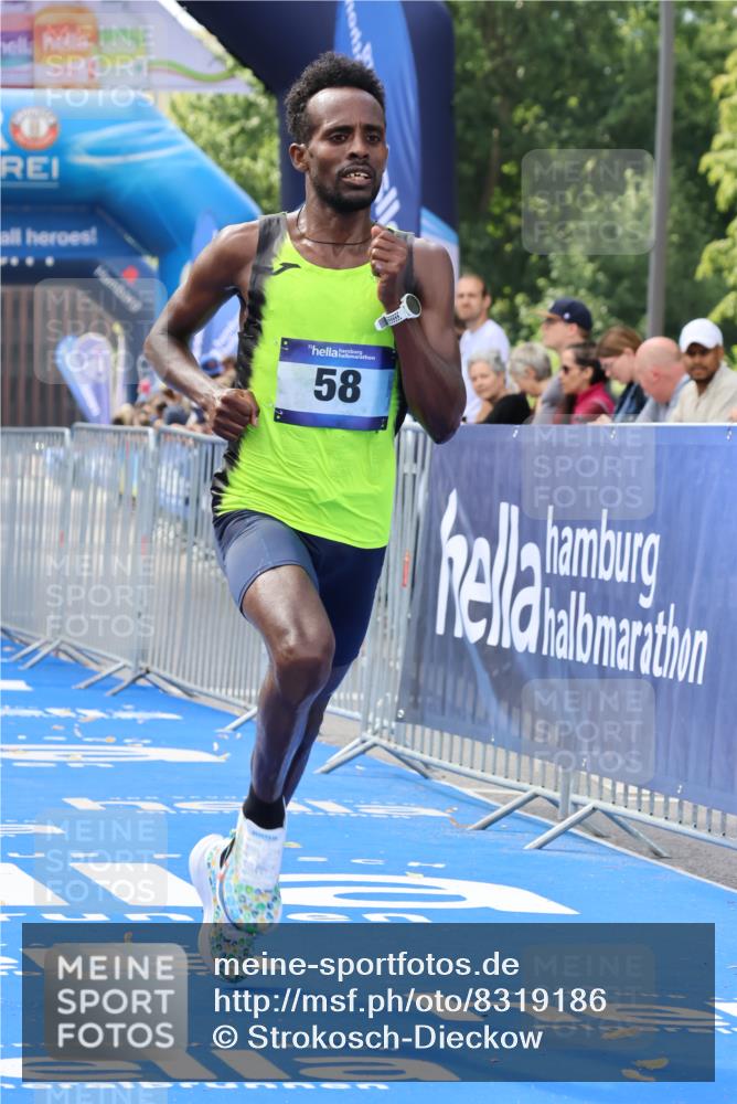 29.06.2025 - hella hamburg halbmarathon Strokosch-Dieckow http://msf.ph/oto/8319186 29.06.2025 10:04:32 Ziel 58, 59 meine-sportfotos.de