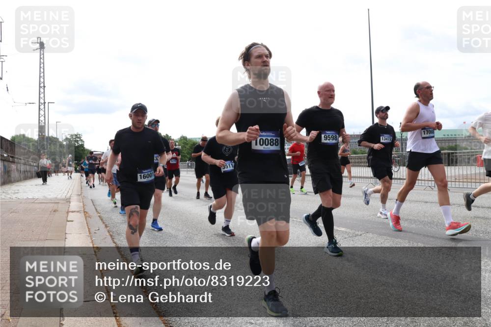 29.06.2025 - hella hamburg halbmarathon Lena Gebhardt http://msf.ph/oto/8319223 29.06.2025 10:22:38 Lombardsbrücke 16001, 2479, 3511, 10088, 9598, 17068, 13472, 1029, 1187, 1419, 1598, 2022, 2063, 2294, 2351, 2479, 2766, 2886, 3003, 3108, 3430, 3457, 3511, 3600, 3601, 3910, 3946, 4113, 4114, 4131, 4366, 4556, 4559, 4829, 4969, 4970, 5079, 5223, 5343, 5629, 5798, 5838, 6030, 6048, 6049, 6303, 6307, 6347, 6820, 6826, 6899, 6977, 7097, 7188, 7190, 7276, 7529, 7794, 7925, 8355, 8511, 8855, 8884, 8931, 8954, 9256, 10826, 12190, 13921, 14525, 14801 meine-sportfotos.de