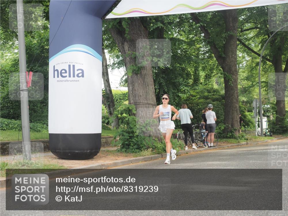29.06.2025 - hella hamburg halbmarathon KatJ http://msf.ph/oto/8319239 29.06.2025 10:16:14 Zwischen KM18-KM19  meine-sportfotos.de