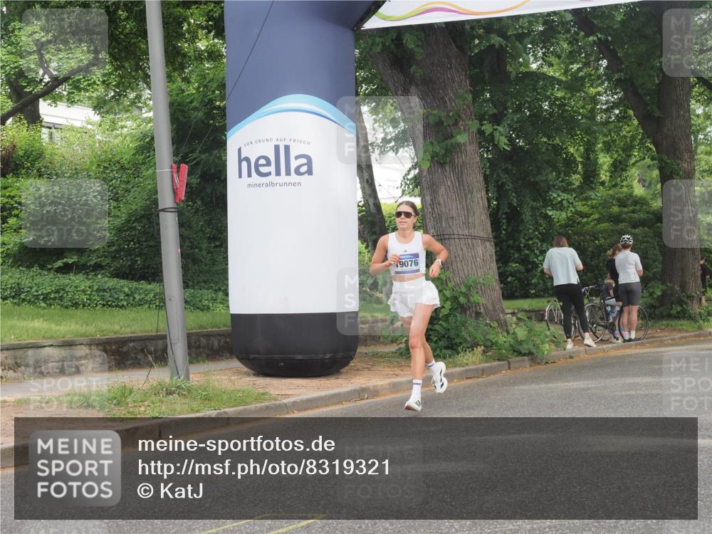 29.06.2025 - hella hamburg halbmarathon KatJ http://msf.ph/oto/8319321 29.06.2025 10:16:15 Zwischen KM18-KM19  meine-sportfotos.de