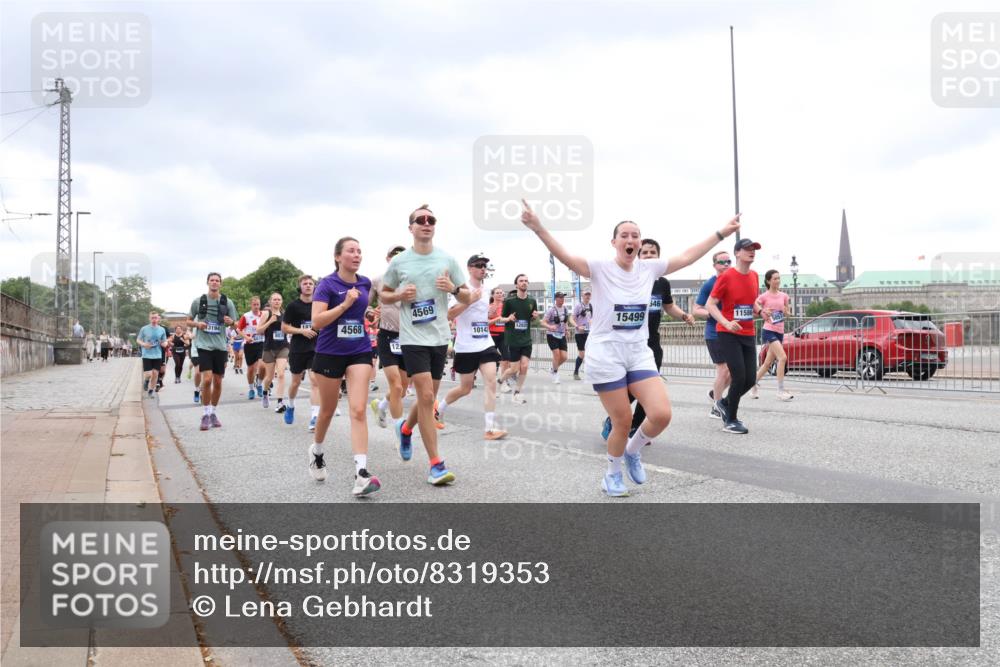 29.06.2025 - hella hamburg halbmarathon Lena Gebhardt http://msf.ph/oto/8319353 29.06.2025 10:57:10 Lombardsbrücke 13194, 4568, 4569, 10142, 1282, 15499, 546, 11586, 1207, 2041, 2370, 2871, 2932, 3195, 3348, 3387, 3388, 3418, 3470, 3485, 3516, 3517, 3723, 3851, 4086, 4094, 4106, 4118, 4180, 4241, 4485, 4568, 4569, 4611, 4998, 5057, 5316, 5589, 5639, 5738, 5944, 6053, 6284, 6348, 6349, 6832, 6981, 7381, 7416, 7417, 7592, 7728, 7787, 7964, 8039, 8150, 8197, 8224, 8287, 8540, 8546, 8552, 8679, 8851, 8853, 9110, 9298, 9299 meine-sportfotos.de
