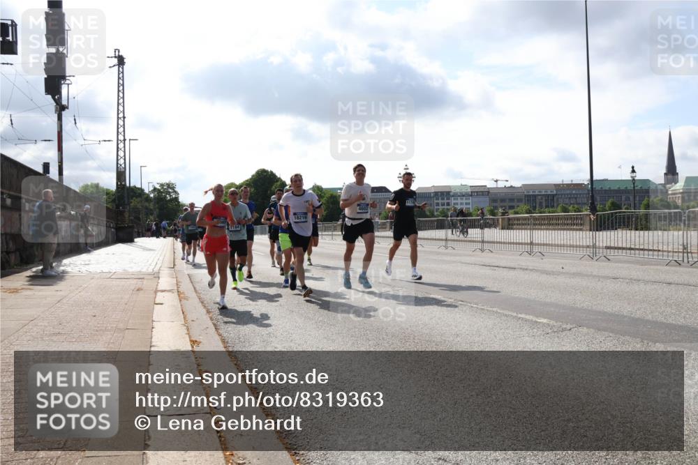 29.06.2025 - hella hamburg halbmarathon Lena Gebhardt http://msf.ph/oto/8319363 29.06.2025 09:47:52 Lombardsbrücke 1164, 18216, 4602, 1164, 1217, 1562, 2196, 2296, 2404, 2714, 2851, 3783, 4602, 5091, 5092, 5315, 5923, 6684, 6990, 8084, 8362, 8395, 8901, 9171, 9178, 9944, 10384, 10900, 10968, 11019, 11202, 11227, 11559, 11745, 12290, 12462, 12704, 12751, 12865, 13029, 13419, 13514, 13798, 13854, 14387, 14459, 14601, 14934, 14952, 15015, 15261, 15415, 15701, 15965, 16123, 16158, 16964, 17154, 18419 meine-sportfotos.de