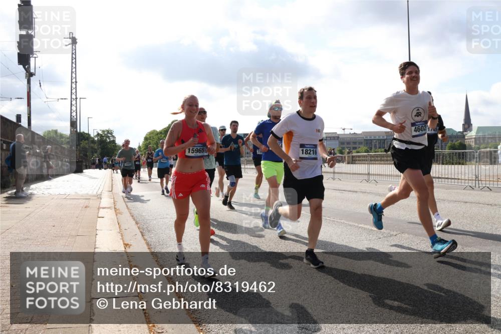 29.06.2025 - hella hamburg halbmarathon Lena Gebhardt http://msf.ph/oto/8319462 29.06.2025 09:47:53 Lombardsbrücke 18841, 15965, 18216, 46021745, 5886, 1164, 1217, 1562, 2196, 2296, 2404, 2714, 2851, 4602, 5091, 5092, 5315, 5923, 6684, 6990, 8084, 8362, 8395, 8901, 9171, 9178, 9944, 10384, 10900, 10968, 11019, 11202, 11227, 11559, 11745, 12290, 12462, 12704, 12751, 12865, 13029, 13419, 13514, 13798, 13854, 14387, 14459, 14601, 14934, 14952, 15015, 15261, 15415, 15701, 15965, 16123, 16158, 16964, 17154, 18419 meine-sportfotos.de