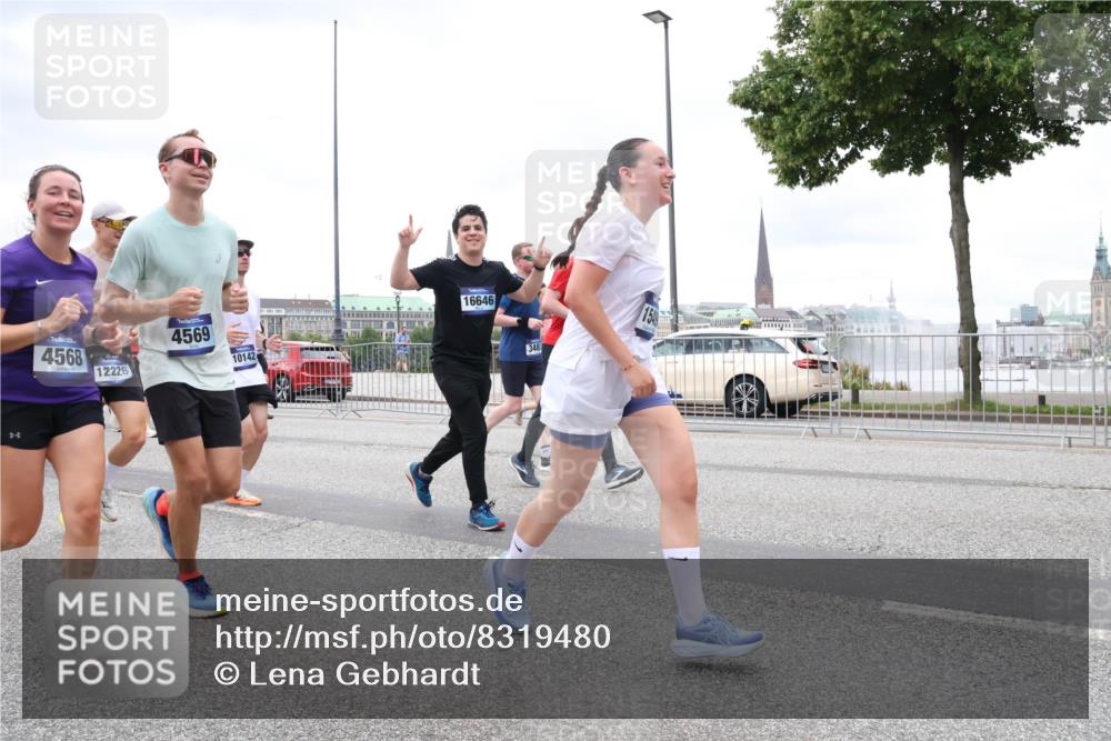 29.06.2025 - hella hamburg halbmarathon Lena Gebhardt http://msf.ph/oto/8319480 29.06.2025 10:57:11 Lombardsbrücke 4568, 12226, 4569, 10142, 16646, 348, 1207, 2041, 2370, 2871, 2932, 3195, 3348, 3387, 3388, 3418, 3470, 3485, 3516, 3517, 3723, 3851, 4086, 4094, 4106, 4118, 4180, 4241, 4485, 4568, 4569, 4611, 4998, 5057, 5316, 5589, 5639, 5738, 5944, 6053, 6284, 6348, 6349, 6832, 6981, 7381, 7416, 7417, 7592, 7728, 7787, 7964, 8035, 8039, 8150, 8197, 8224, 8287, 8386, 8540, 8546, 8552, 8679, 8851, 8853, 9110, 9298, 9299 meine-sportfotos.de