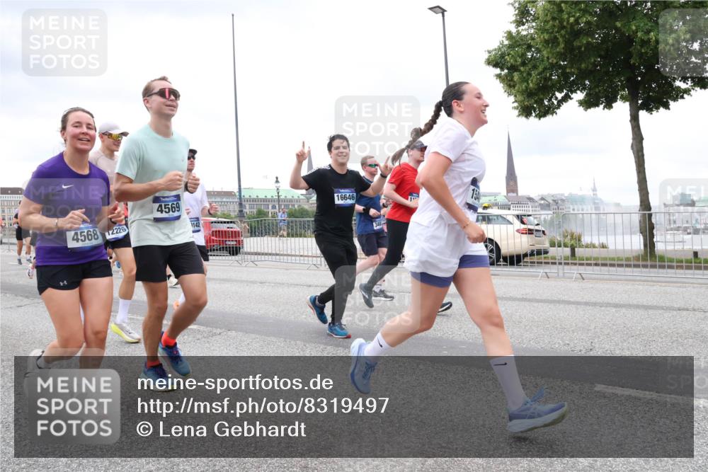 29.06.2025 - hella hamburg halbmarathon Lena Gebhardt http://msf.ph/oto/8319497 29.06.2025 10:57:11 Lombardsbrücke 4569, 4568, 12226, 1142, 16646, 348, 1207, 2041, 2370, 2871, 2932, 3195, 3348, 3387, 3388, 3418, 3470, 3485, 3516, 3517, 3723, 3851, 4086, 4094, 4106, 4118, 4180, 4241, 4485, 4568, 4569, 4611, 4998, 5057, 5316, 5589, 5639, 5738, 5944, 6053, 6284, 6348, 6349, 6832, 6981, 7381, 7416, 7417, 7592, 7728, 7787, 7964, 8035, 8039, 8150, 8197, 8224, 8287, 8386, 8540, 8546, 8552, 8679, 8851, 8853, 9110, 9298, 9299 meine-sportfotos.de