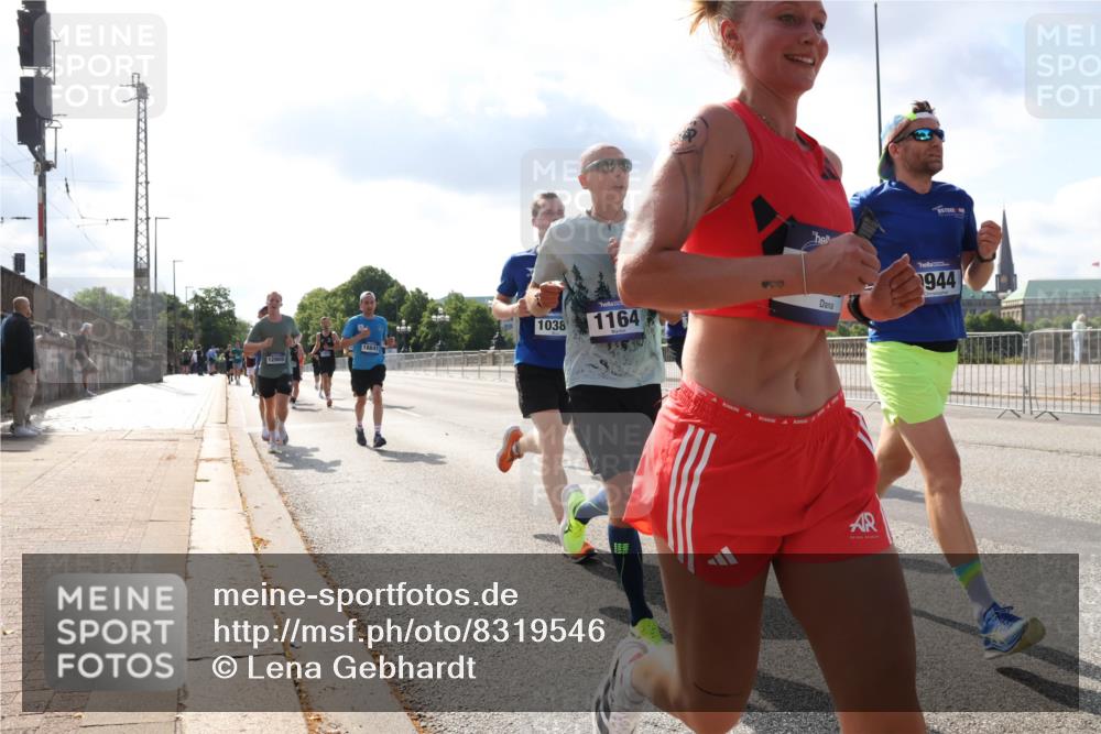 29.06.2025 - hella hamburg halbmarathon Lena Gebhardt http://msf.ph/oto/8319546 29.06.2025 09:47:54 Lombardsbrücke 18841, 12865, 900, 1038, 1164, 944, 06866, 1164, 1217, 1385, 1562, 1743, 2196, 2296, 2404, 2714, 2851, 4602, 5091, 5092, 5315, 5923, 6684, 6990, 8084, 8362, 8395, 8901, 9171, 9178, 9944, 10384, 10900, 10968, 11019, 11202, 11227, 11559, 11620, 11745, 12290, 12462, 12704, 12751, 12865, 13029, 13419, 13514, 13798, 13854, 14387, 14459, 14601, 14934, 14952, 15015, 15261, 15415, 15701, 15965, 16123, 16158, 16964, 17154, 18419 meine-sportfotos.de