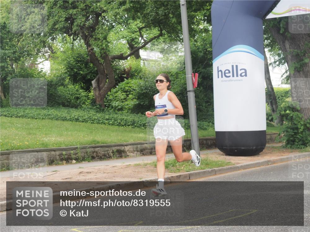 29.06.2025 - hella hamburg halbmarathon KatJ http://msf.ph/oto/8319555 29.06.2025 10:16:16 Zwischen KM18-KM19  meine-sportfotos.de