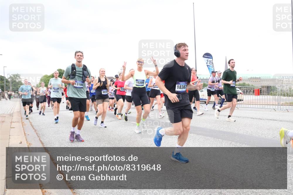 29.06.2025 - hella hamburg halbmarathon Lena Gebhardt http://msf.ph/oto/8319648 29.06.2025 10:57:12 Lombardsbrücke 4241, 13194, 92999, 15060, 8039, 15209, 18387, 2, 15, 282, 1207, 2041, 2370, 2871, 2932, 3195, 3348, 3387, 3388, 3418, 3470, 3485, 3516, 3517, 3723, 3851, 4086, 4094, 4106, 4118, 4180, 4241, 4485, 4568, 4569, 4611, 4998, 5057, 5316, 5589, 5639, 5738, 5944, 6053, 6284, 6348, 6349, 6832, 6981, 7381, 7416, 7417, 7592, 7728, 7787, 7964, 8035, 8039, 8150, 8197, 8224, 8287, 8386, 8540, 8546, 8552, 8679, 8851, 8853, 9110, 9298, 9299 meine-sportfotos.de