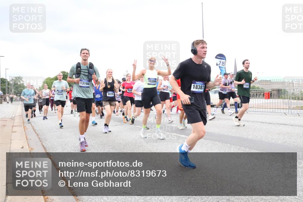 29.06.2025 - hella hamburg halbmarathon Lena Gebhardt http://msf.ph/oto/8319673 29.06.2025 10:57:12 Lombardsbrücke 4241, 13194, 8039, 41323, 929, 15209, 18387, 7, 2, 15, 1282, 1207, 2041, 2370, 2871, 2932, 3195, 3348, 3387, 3388, 3418, 3470, 3485, 3516, 3517, 3723, 3851, 4086, 4094, 4106, 4118, 4180, 4241, 4485, 4568, 4569, 4611, 4998, 5057, 5316, 5589, 5639, 5738, 5944, 6053, 6284, 6348, 6349, 6832, 6981, 7381, 7416, 7417, 7592, 7728, 7787, 7964, 8035, 8039, 8150, 8197, 8224, 8287, 8386, 8540, 8546, 8552, 8679, 8851, 8853, 9110, 9298, 9299 meine-sportfotos.de