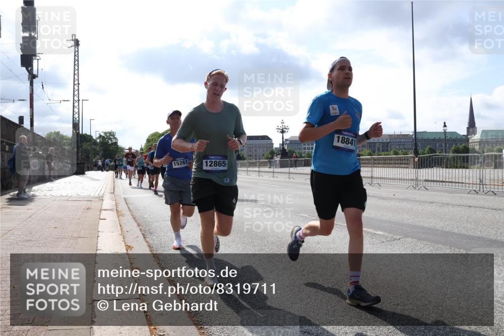 29.06.2025 - hella hamburg halbmarathon Lena Gebhardt http://msf.ph/oto/8319711 29.06.2025 09:47:56 Lombardsbrücke 15261, 12865, 18841, 1164, 1217, 1385, 1562, 1743, 2196, 2296, 2404, 2714, 2851, 3959, 4602, 5091, 5092, 5315, 5923, 6684, 6829, 6990, 8084, 8362, 8395, 8901, 9178, 9944, 10384, 10900, 10968, 11019, 11202, 11227, 11559, 11620, 11745, 12290, 12462, 12704, 12751, 12865, 13029, 13419, 13514, 13595, 13798, 13854, 14387, 14459, 14601, 14908, 14934, 14952, 15015, 15261, 15415, 15701, 15965, 16123, 16158, 16964, 17154, 18419 meine-sportfotos.de