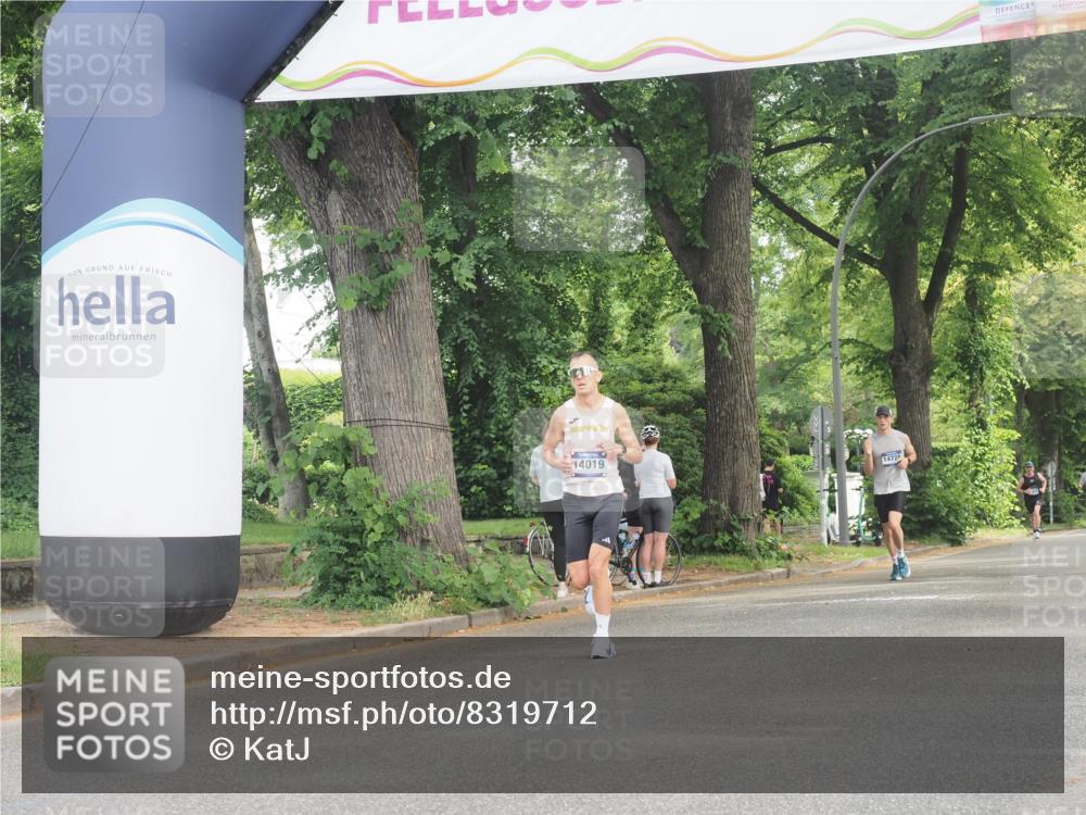 29.06.2025 - hella hamburg halbmarathon KatJ http://msf.ph/oto/8319712 29.06.2025 10:16:22 Zwischen KM18-KM19  meine-sportfotos.de