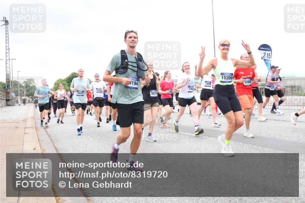 29.06.2025 - hella hamburg halbmarathon Lena Gebhardt http://msf.ph/oto/8319720 29.06.2025 10:57:13 Lombardsbrücke 69, 4241, 14414, 1520, 3194, 8039, 17934, 13878, 15209, 9298, 2, 15, 19215, 1207, 2041, 2370, 2871, 2932, 3195, 3348, 3387, 3388, 3418, 3470, 3485, 3516, 3517, 3723, 3750, 3851, 4086, 4094, 4106, 4118, 4180, 4241, 4485, 4568, 4569, 4611, 4998, 5057, 5117, 5316, 5589, 5639, 5738, 5944, 6053, 6284, 6827, 6832, 6981, 7381, 7416, 7417, 7592, 7728, 7787, 7964, 8035, 8039, 8150, 8197, 8224, 8287, 8386, 8540, 8546, 8552, 8679, 8851, 8853, 8873, 9110, 9298, 9299 meine-sportfotos.de