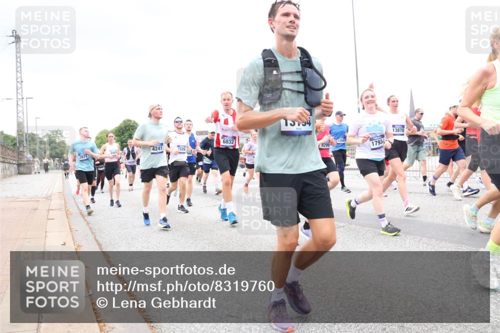 29.06.2025 - hella hamburg halbmarathon Lena Gebhardt http://msf.ph/oto/8319760 29.06.2025 10:57:13 Lombardsbrücke 4241, 1529, 6981, 2871, 16446, 6832, 15154, 9299, 13986, 1793, 13878, 1207, 2041, 2370, 2871, 2932, 3195, 3348, 3387, 3388, 3418, 3470, 3485, 3516, 3517, 3723, 3750, 3851, 4086, 4094, 4106, 4118, 4180, 4241, 4485, 4568, 4569, 4611, 4998, 5057, 5117, 5316, 5589, 5639, 5738, 5944, 6053, 6284, 6827, 6832, 6981, 7381, 7416, 7417, 7592, 7728, 7787, 7964, 8035, 8039, 8150, 8197, 8224, 8287, 8386, 8540, 8546, 8552, 8679, 8851, 8853, 8873, 9110, 9298, 9299 meine-sportfotos.de