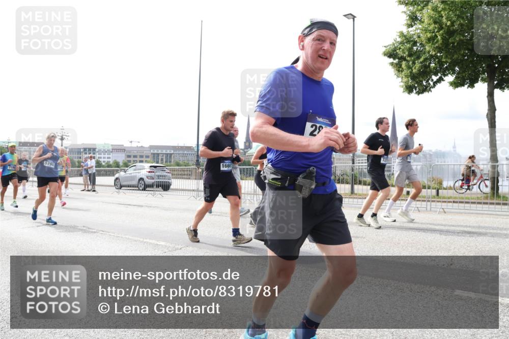 29.06.2025 - hella hamburg halbmarathon Lena Gebhardt http://msf.ph/oto/8319781 29.06.2025 10:22:43 Lombardsbrücke 7190, 5798, 16667, 29, 1029, 1187, 1598, 1853, 2022, 2294, 2351, 2479, 2766, 2886, 3003, 3029, 3034, 3108, 3430, 3457, 3511, 3600, 3601, 3910, 3946, 4113, 4114, 4131, 4556, 4559, 4829, 4969, 4970, 5079, 5223, 5343, 5629, 5798, 5838, 6030, 6048, 6049, 6303, 6307, 6347, 6820, 6826, 6899, 7097, 7188, 7190, 7266, 7276, 7529, 7794, 7925, 8355, 8511, 8855, 8931, 9256, 9913, 10205, 10826, 12190, 13921, 14525, 14801 meine-sportfotos.de