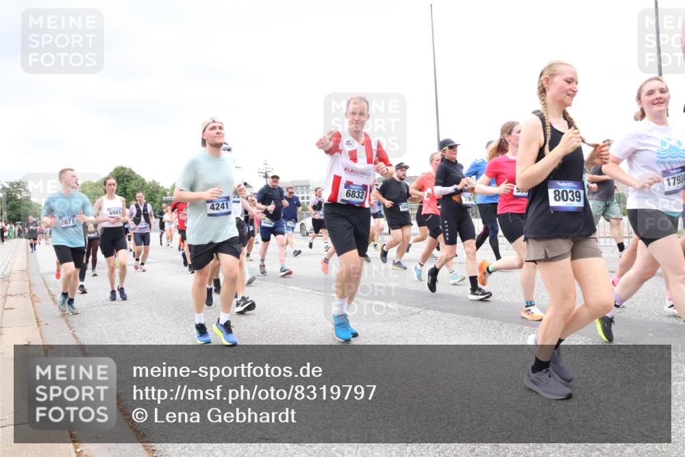 29.06.2025 - hella hamburg halbmarathon Lena Gebhardt http://msf.ph/oto/8319797 29.06.2025 10:57:14 Lombardsbrücke 6981, 2871, 4241, 16446, 6832, 1564, 796, 8039, 17934, 1207, 2041, 2370, 2871, 2932, 3195, 3348, 3387, 3388, 3418, 3470, 3485, 3723, 3750, 3851, 4086, 4094, 4106, 4118, 4180, 4241, 4485, 4568, 4569, 4611, 4998, 5057, 5117, 5316, 5589, 5639, 5738, 5944, 6053, 6284, 6827, 6832, 6981, 7381, 7416, 7417, 7592, 7728, 7787, 7964, 8035, 8039, 8197, 8224, 8287, 8386, 8540, 8546, 8552, 8679, 8851, 8853, 8873, 9110, 9298, 9299 meine-sportfotos.de