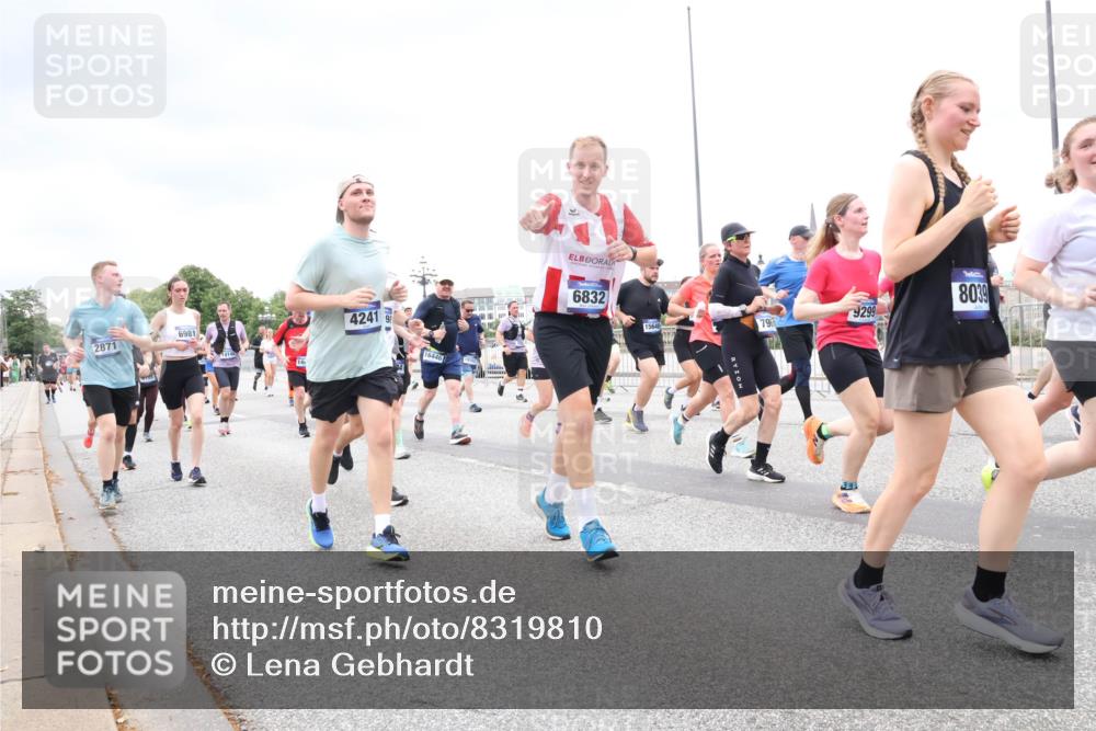 29.06.2025 - hella hamburg halbmarathon Lena Gebhardt http://msf.ph/oto/8319810 29.06.2025 10:57:14 Lombardsbrücke 2871, 6981, 144, 4241, 16446, 6832, 15640, 796, 9299, 8039, 1207, 2041, 2370, 2871, 2932, 3195, 3348, 3387, 3388, 3418, 3470, 3485, 3723, 3750, 3851, 4086, 4094, 4106, 4118, 4180, 4241, 4485, 4568, 4569, 4611, 4998, 5057, 5117, 5316, 5589, 5639, 5738, 5944, 6053, 6284, 6827, 6832, 6981, 7381, 7416, 7417, 7592, 7728, 7787, 7964, 8035, 8039, 8197, 8224, 8287, 8386, 8540, 8546, 8552, 8679, 8851, 8853, 8873, 9110, 9298, 9299 meine-sportfotos.de