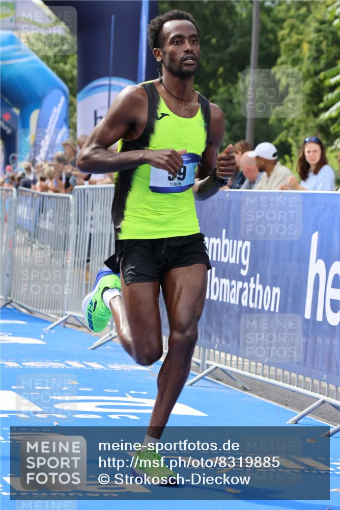 29.06.2025 - hella hamburg halbmarathon Strokosch-Dieckow http://msf.ph/oto/8319885 29.06.2025 10:04:28 Ziel 58, 59 meine-sportfotos.de