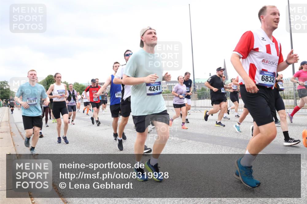 29.06.2025 - hella hamburg halbmarathon Lena Gebhardt http://msf.ph/oto/8319928 29.06.2025 10:57:15 Lombardsbrücke 2871, 6981, 14414, 150, 4241, 12476, 6832, 79, 1207, 2041, 2370, 2871, 2932, 3195, 3348, 3387, 3388, 3418, 3470, 3485, 3723, 3750, 3851, 4086, 4106, 4180, 4197, 4241, 4485, 4568, 4569, 4611, 4998, 5057, 5117, 5316, 5589, 5639, 5738, 5944, 6053, 6284, 6827, 6832, 6981, 7381, 7416, 7417, 7592, 7728, 7787, 7964, 8035, 8039, 8197, 8224, 8287, 8386, 8540, 8546, 8552, 8679, 8851, 8853, 8873, 9110, 9298, 9299 meine-sportfotos.de