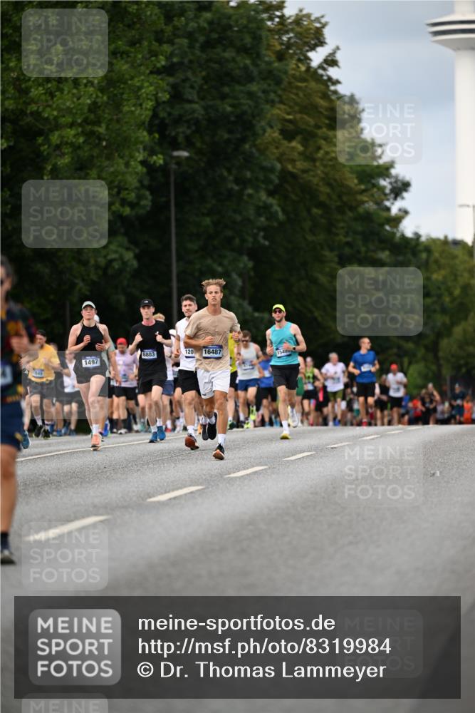 29.06.2025 - hella hamburg halbmarathon Dr. Thomas Lammeyer http://msf.ph/oto/8319984 29.06.2025 10:39:07 Kennedybrücke 1417, 1497, 2265, 2355, 2482, 2751, 3130, 3409, 4884, 5453, 6171, 6310, 6329, 6335, 6571, 6803, 6859, 7020, 7299, 8369, 8965, 9164, 9248, 10335, 10464, 10606 meine-sportfotos.de