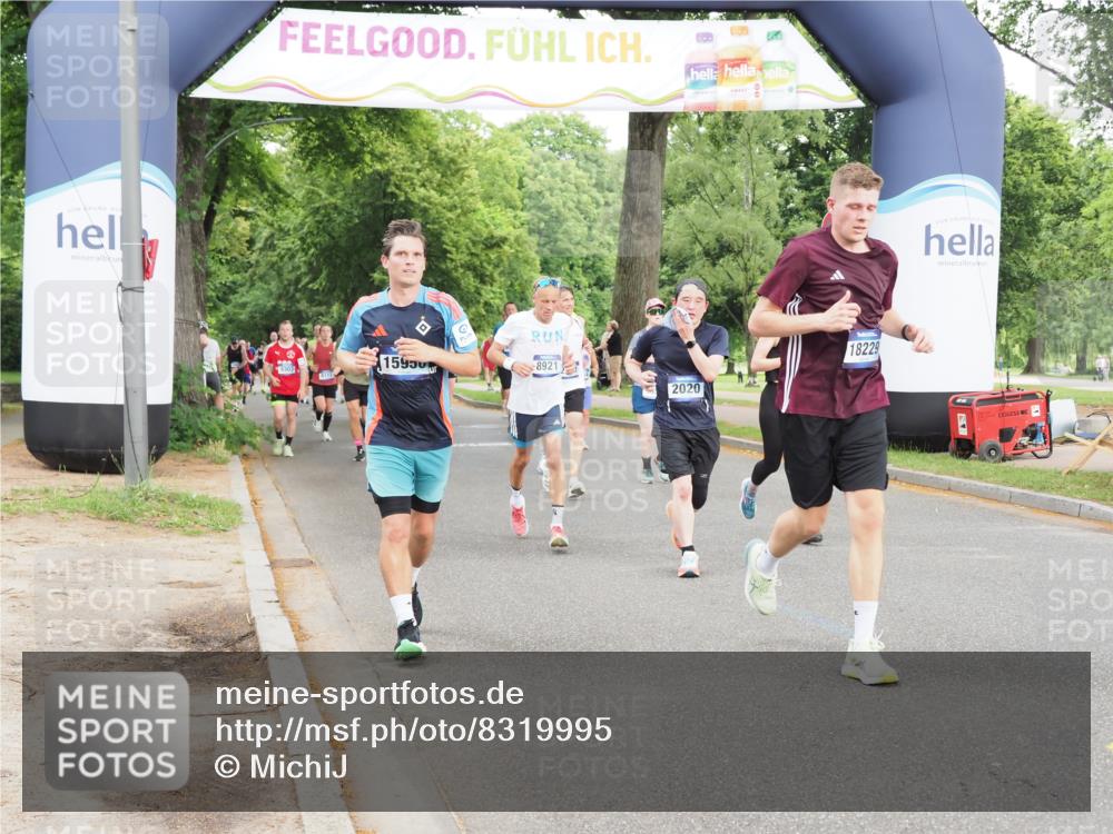29.06.2025 - hella hamburg halbmarathon MichiJ http://msf.ph/oto/8319995 29.06.2025 10:37:10 Zwischen KM18-KM19 2020, 2234, 2880, 3414, 3562, 4247, 7657, 8819, 8921, 9303, 9770, 11819, 12421, 12670, 15950, 17745 meine-sportfotos.de
