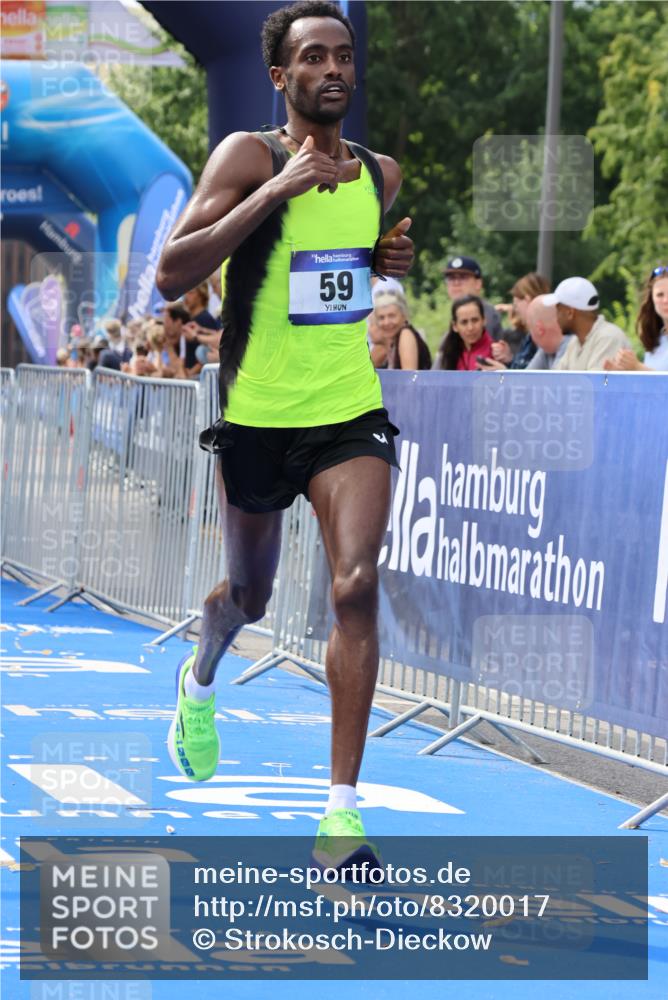 29.06.2025 - hella hamburg halbmarathon Strokosch-Dieckow http://msf.ph/oto/8320017 29.06.2025 10:04:28 Ziel 58, 59 meine-sportfotos.de