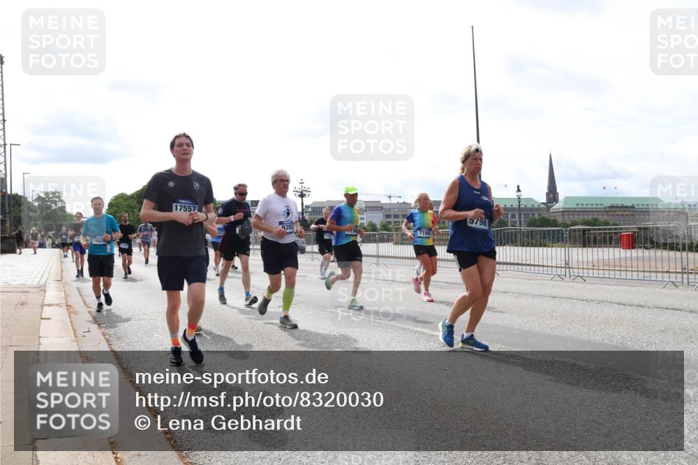 29.06.2025 - hella hamburg halbmarathon Lena Gebhardt http://msf.ph/oto/8320030 29.06.2025 10:22:44 Lombardsbrücke 16874, 5343, 17557, 9392, 1743, 5, 98, 1029, 1187, 1598, 1853, 2022, 2294, 2351, 2479, 2766, 2886, 3003, 3029, 3034, 3108, 3430, 3457, 3511, 3600, 3601, 3910, 3946, 4113, 4114, 4131, 4556, 4559, 4829, 4969, 4970, 5079, 5223, 5343, 5629, 5798, 5838, 6030, 6048, 6049, 6303, 6307, 6347, 6784, 6785, 6820, 6826, 6899, 7097, 7188, 7190, 7266, 7276, 7529, 7794, 7925, 8355, 8511, 8855, 8931, 9133, 9256, 9913, 10205, 10826, 12190, 13921, 14525, 14801 meine-sportfotos.de