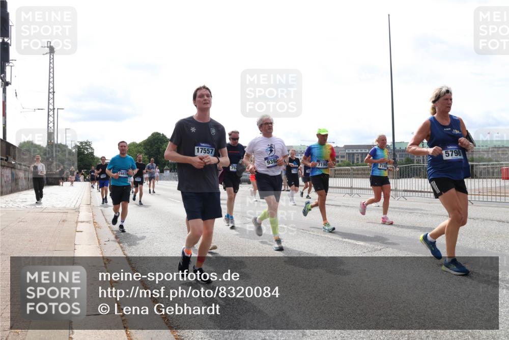29.06.2025 - hella hamburg halbmarathon Lena Gebhardt http://msf.ph/oto/8320084 29.06.2025 10:22:45 Lombardsbrücke 16874, 5343, 17557, 752, 9392, 1743, 7190, 7188, 5798, 1029, 1187, 1598, 1853, 2022, 2294, 2351, 2479, 2766, 2886, 3003, 3029, 3034, 3108, 3430, 3457, 3511, 3600, 3601, 3910, 3946, 4113, 4114, 4131, 4556, 4559, 4829, 4969, 4970, 5079, 5223, 5343, 5629, 5798, 5838, 6030, 6048, 6049, 6303, 6307, 6347, 6784, 6785, 6820, 6826, 6899, 7097, 7188, 7190, 7266, 7276, 7529, 7794, 7891, 7925, 8355, 8511, 8855, 8931, 9133, 9256, 9913, 10205, 10826, 12190, 13560, 13921, 14525, 14801 meine-sportfotos.de