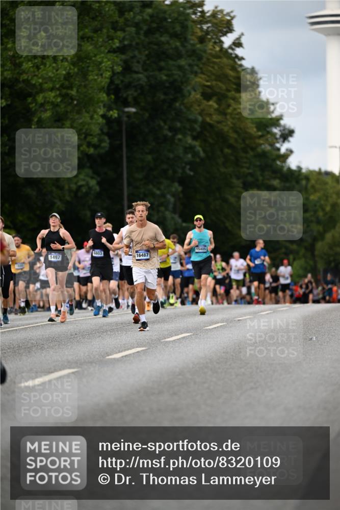 29.06.2025 - hella hamburg halbmarathon Dr. Thomas Lammeyer http://msf.ph/oto/8320109 29.06.2025 10:39:07 Kennedybrücke 1417, 1497, 2265, 2355, 2482, 2751, 3130, 3409, 4884, 5453, 6171, 6310, 6329, 6335, 6571, 6803, 6859, 7020, 7299, 8369, 8965, 9164, 9248, 10335, 10464, 10606 meine-sportfotos.de