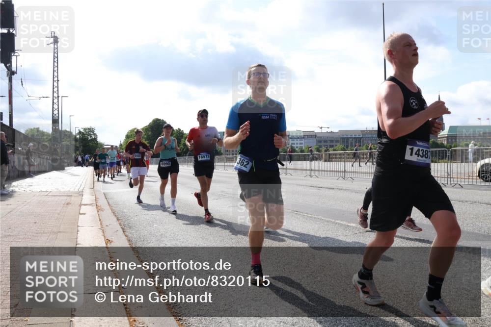 29.06.2025 - hella hamburg halbmarathon Lena Gebhardt http://msf.ph/oto/8320115 29.06.2025 09:47:59 Lombardsbrücke 6990, 18573, 362, 14387, 1164, 1217, 1385, 1562, 1743, 2196, 2296, 2404, 2714, 2767, 2851, 3959, 4602, 4860, 5091, 5092, 5315, 5923, 6684, 6829, 6990, 8084, 8362, 8395, 8901, 8933, 9178, 9944, 10384, 10900, 10968, 11019, 11202, 11227, 11559, 11620, 11745, 11929, 12290, 12462, 12514, 12751, 12865, 13029, 13419, 13514, 13595, 13798, 13854, 14387, 14601, 14908, 14934, 14952, 15015, 15261, 15415, 15701, 15965, 16119, 16123, 16158, 16964, 17154, 18419 meine-sportfotos.de