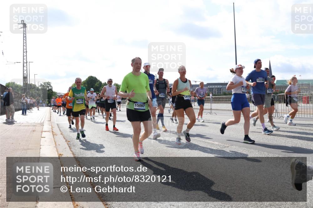 29.06.2025 - hella hamburg halbmarathon Lena Gebhardt http://msf.ph/oto/8320121 29.06.2025 10:00:05 Lombardsbrücke 1251, 19178, 14429, 15097, 841, 14750, 1815, 8730, 12248, 1612, 1006, 1019, 1125, 1180, 1239, 1264, 1526, 1834, 1914, 1955, 2027, 2086, 2099, 2159, 2348, 2364, 2391, 2432, 2447, 2582, 2584, 2606, 2652, 2676, 2677, 2730, 2910, 3177, 3181, 3279, 3319, 3668, 3836, 3861, 3898, 4013, 4231, 4426, 4594, 4632, 4772, 4796, 4813, 4837, 5015, 5134, 5272, 5277, 5341, 5728, 6082, 6084, 6104, 6174, 6201, 6202, 6260, 6462, 6470, 6581, 6587, 8330, 9142, 9984, 10031, 11039, 11568, 11844 meine-sportfotos.de