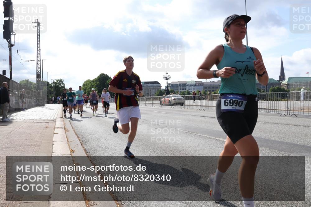 29.06.2025 - hella hamburg halbmarathon Lena Gebhardt http://msf.ph/oto/8320340 29.06.2025 09:48:00 Lombardsbrücke 6990, 1164, 1217, 1385, 1562, 1743, 2196, 2296, 2404, 2714, 2767, 2851, 3959, 4602, 4860, 5091, 5092, 5315, 5923, 6684, 6829, 6990, 8084, 8362, 8395, 8901, 8933, 9178, 9944, 10384, 10900, 10968, 11019, 11202, 11227, 11559, 11620, 11745, 11929, 12290, 12462, 12514, 12751, 12865, 13029, 13419, 13514, 13595, 13798, 13854, 14387, 14601, 14875, 14908, 14934, 14952, 15015, 15261, 15415, 15701, 15965, 16119, 16123, 16158, 16964, 17154, 18419 meine-sportfotos.de