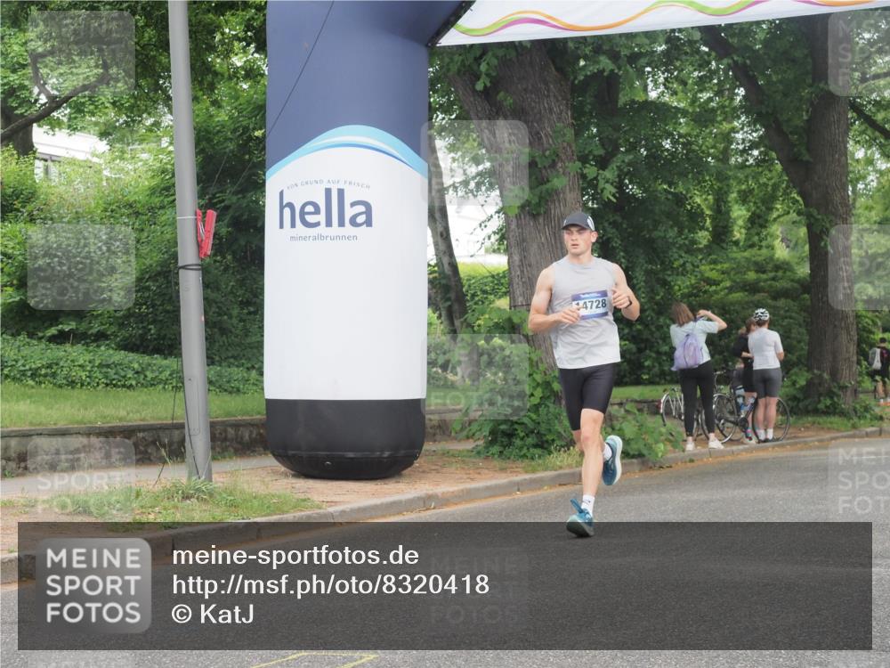 29.06.2025 - hella hamburg halbmarathon KatJ http://msf.ph/oto/8320418 29.06.2025 10:16:26 Zwischen KM18-KM19  meine-sportfotos.de
