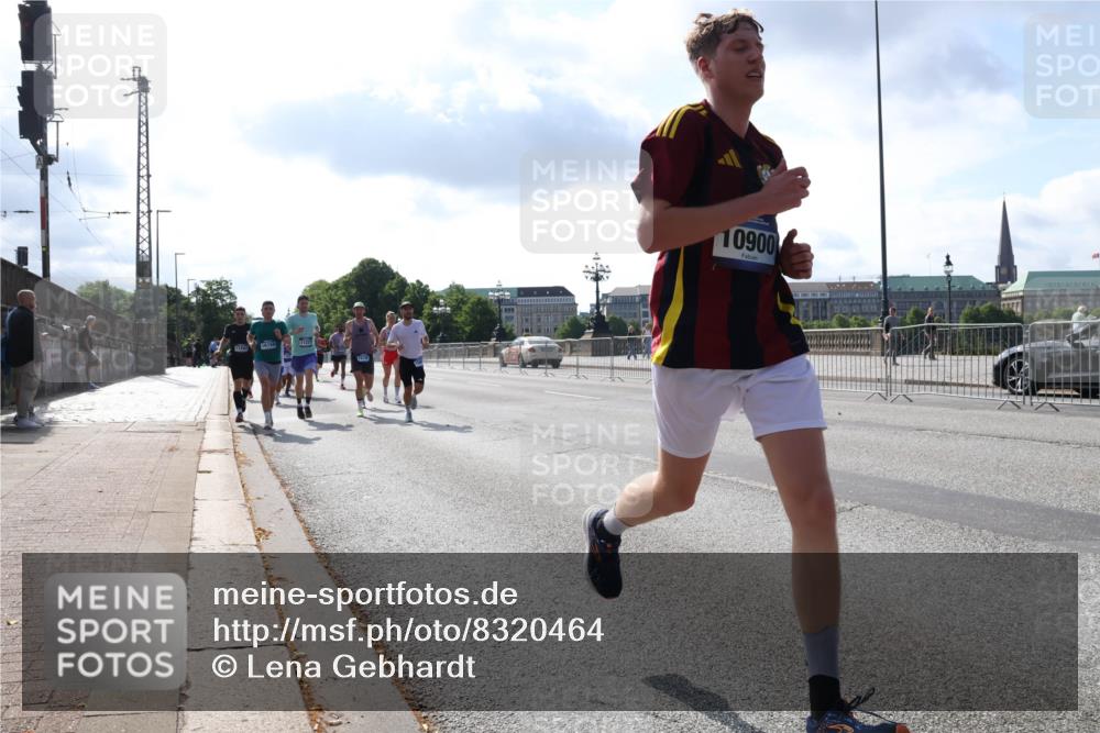 29.06.2025 - hella hamburg halbmarathon Lena Gebhardt http://msf.ph/oto/8320464 29.06.2025 09:48:01 Lombardsbrücke 16158, 1570, 10900, 1164, 1217, 1385, 1562, 1743, 2196, 2296, 2404, 2714, 2767, 2851, 3959, 4602, 4860, 5091, 5092, 5315, 5923, 6684, 6829, 6990, 8084, 8362, 8395, 8901, 8933, 9178, 9944, 10384, 10900, 10968, 11019, 11202, 11227, 11559, 11620, 11745, 11929, 12290, 12462, 12514, 12751, 12865, 13029, 13419, 13514, 13595, 13798, 13854, 14387, 14601, 14875, 14908, 14934, 14952, 15015, 15261, 15415, 15701, 15959, 15965, 16119, 16123, 16158, 16964, 17154, 18419 meine-sportfotos.de