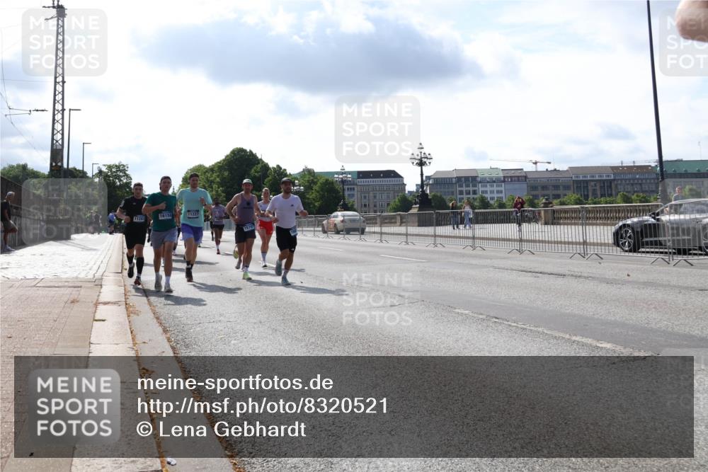 29.06.2025 - hella hamburg halbmarathon Lena Gebhardt http://msf.ph/oto/8320521 29.06.2025 09:48:01 Lombardsbrücke 11202, 16158, 11227, 1570, 1164, 1217, 1385, 1562, 1743, 2196, 2296, 2404, 2714, 2767, 2851, 3959, 4602, 4860, 5091, 5092, 5315, 5923, 6684, 6829, 6990, 8084, 8362, 8395, 8901, 8933, 9178, 9944, 10384, 10900, 10968, 11019, 11202, 11227, 11559, 11620, 11745, 11929, 12290, 12462, 12514, 12751, 12865, 13029, 13419, 13514, 13595, 13798, 13854, 14387, 14601, 14875, 14908, 14934, 14952, 15015, 15261, 15415, 15701, 15959, 15965, 16119, 16123, 16158, 16964, 17154, 18419 meine-sportfotos.de