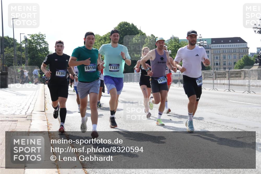 29.06.2025 - hella hamburg halbmarathon Lena Gebhardt http://msf.ph/oto/8320594 29.06.2025 09:48:02 Lombardsbrücke 11202, 16158, 11227, 1570, 150, 1164, 1217, 1385, 1562, 1743, 2196, 2296, 2404, 2714, 2767, 2851, 3959, 4602, 4860, 5091, 5092, 5315, 5923, 6684, 6829, 6990, 8084, 8362, 8395, 8901, 8933, 9178, 9944, 10384, 10900, 10968, 11019, 11202, 11227, 11559, 11620, 11745, 11929, 12290, 12462, 12514, 12751, 12865, 13419, 13514, 13595, 13798, 13854, 14387, 14601, 14875, 14908, 14934, 14952, 15015, 15261, 15415, 15701, 15959, 15965, 16119, 16123, 16158, 16964, 17154, 18419 meine-sportfotos.de