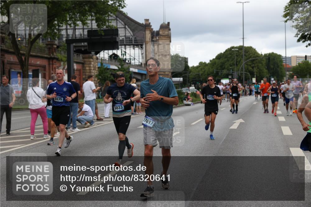 29.06.2025 - hella hamburg halbmarathon Yannick Fuchs http://msf.ph/oto/8320641 29.06.2025 10:51:00 20KM 1387, 1485, 2034, 2282, 2417, 2676, 3435, 4167, 4940, 5033, 5728, 6272, 7269, 7716, 8393, 8825, 9488, 9577, 9820, 10133, 10212, 11043, 11083, 11212, 11590, 11612, 11832, 12014, 12523, 13245, 13523, 13863, 14139, 14361, 14369, 14881, 15110, 15125, 15145, 15712, 15726, 16093, 16113, 16257, 16261, 16470, 16830, 16909, 17160, 17201, 17617, 17769, 17779, 17828, 17848, 18208, 18388, 18652, 19184 meine-sportfotos.de