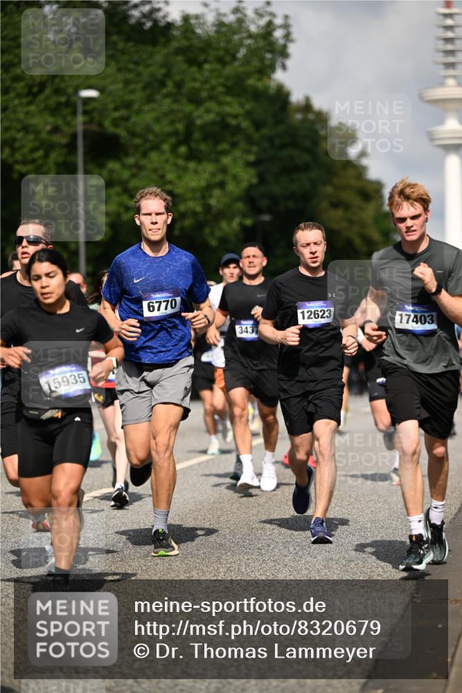 29.06.2025 - hella hamburg halbmarathon Dr. Thomas Lammeyer http://msf.ph/oto/8320679 29.06.2025 09:55:30 Kennedybrücke 1312, 1353, 1569, 1763, 1920, 2653, 2880, 3437, 3697, 4297, 4991, 5014, 5047, 5129, 5690, 5987, 6490, 6700, 6770, 7092, 8074, 8359, 8900, 9114, 9358, 9547, 9659, 10319, 10480, 10669, 10978, 11021 meine-sportfotos.de