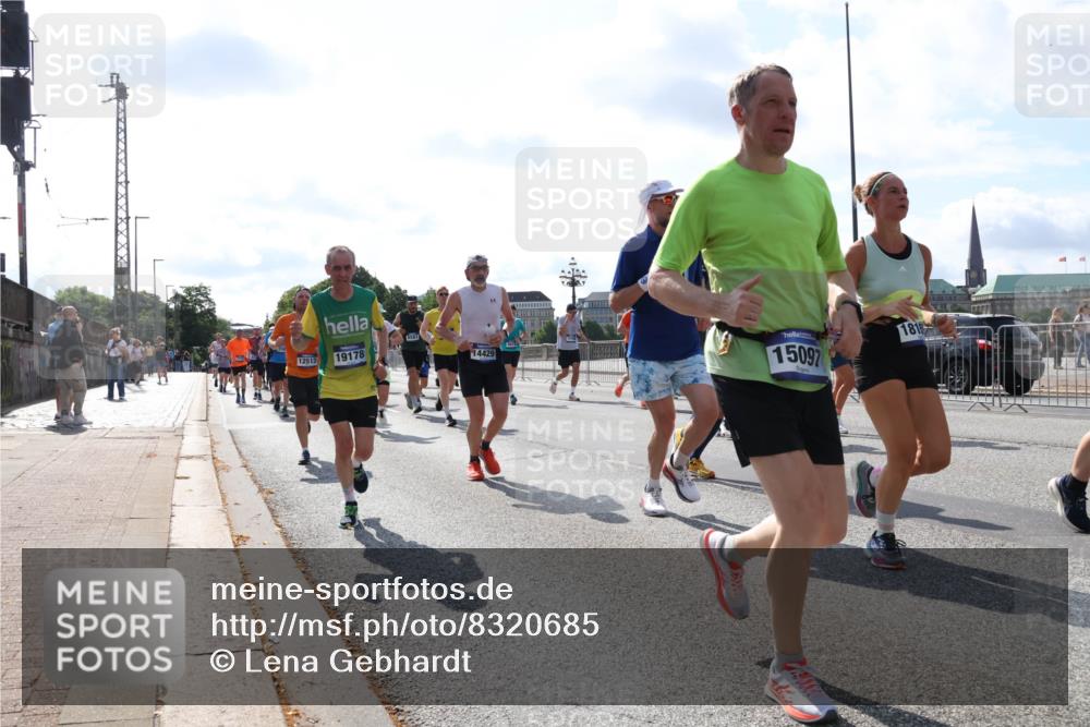 29.06.2025 - hella hamburg halbmarathon Lena Gebhardt http://msf.ph/oto/8320685 29.06.2025 10:00:06 Lombardsbrücke 12513, 19178, 14429, 15097, 181, 1006, 1019, 1125, 1180, 1239, 1264, 1526, 1834, 1914, 1955, 2027, 2086, 2099, 2159, 2346, 2348, 2364, 2432, 2447, 2582, 2584, 2606, 2652, 2676, 2677, 2730, 2910, 3177, 3181, 3279, 3319, 3668, 3836, 3861, 3898, 4013, 4231, 4426, 4594, 4632, 4772, 4796, 4813, 4837, 5015, 5134, 5272, 5277, 5341, 5728, 6082, 6084, 6104, 6174, 6201, 6202, 6260, 6462, 6470, 6581, 6587, 8330, 9984, 10031, 11568, 11844 meine-sportfotos.de