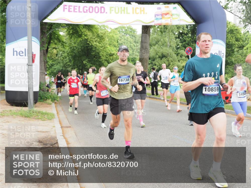 29.06.2025 - hella hamburg halbmarathon MichiJ http://msf.ph/oto/8320700 29.06.2025 10:37:14 Zwischen KM18-KM19 2020, 2234, 2880, 3562, 4247, 7657, 8437, 8454, 8921, 9031, 9303, 9597, 10859, 11819, 12203, 12421, 15950, 16738 meine-sportfotos.de