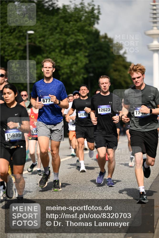29.06.2025 - hella hamburg halbmarathon Dr. Thomas Lammeyer http://msf.ph/oto/8320703 29.06.2025 09:55:30 Kennedybrücke 1312, 1353, 1569, 1763, 1920, 2653, 2880, 3437, 3697, 4297, 4991, 5014, 5047, 5129, 5690, 5987, 6490, 6700, 6770, 7092, 8074, 8359, 8900, 9114, 9358, 9547, 9659, 10319, 10480, 10669, 10978, 11021 meine-sportfotos.de