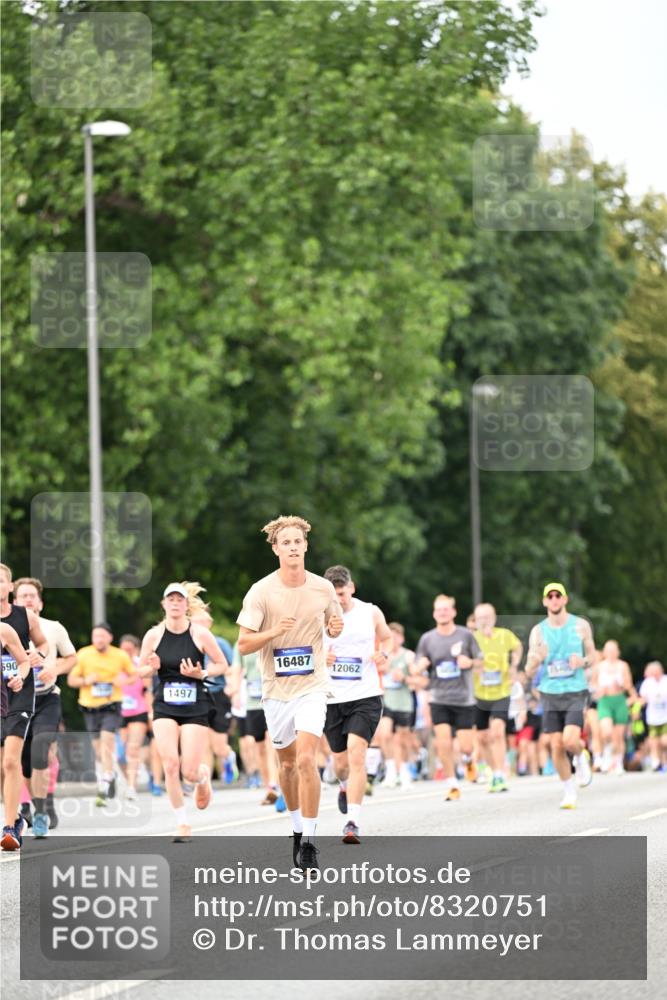29.06.2025 - hella hamburg halbmarathon Dr. Thomas Lammeyer http://msf.ph/oto/8320751 29.06.2025 10:39:11 Kennedybrücke 1417, 1497, 1821, 1849, 2265, 2355, 2482, 3130, 3409, 4884, 5027, 5453, 5793, 6171, 6310, 6329, 6335, 6571, 6746, 6803, 6859, 7020, 7299, 7733, 8369, 9164, 9248, 9342, 10335, 10393, 10464, 10606 meine-sportfotos.de