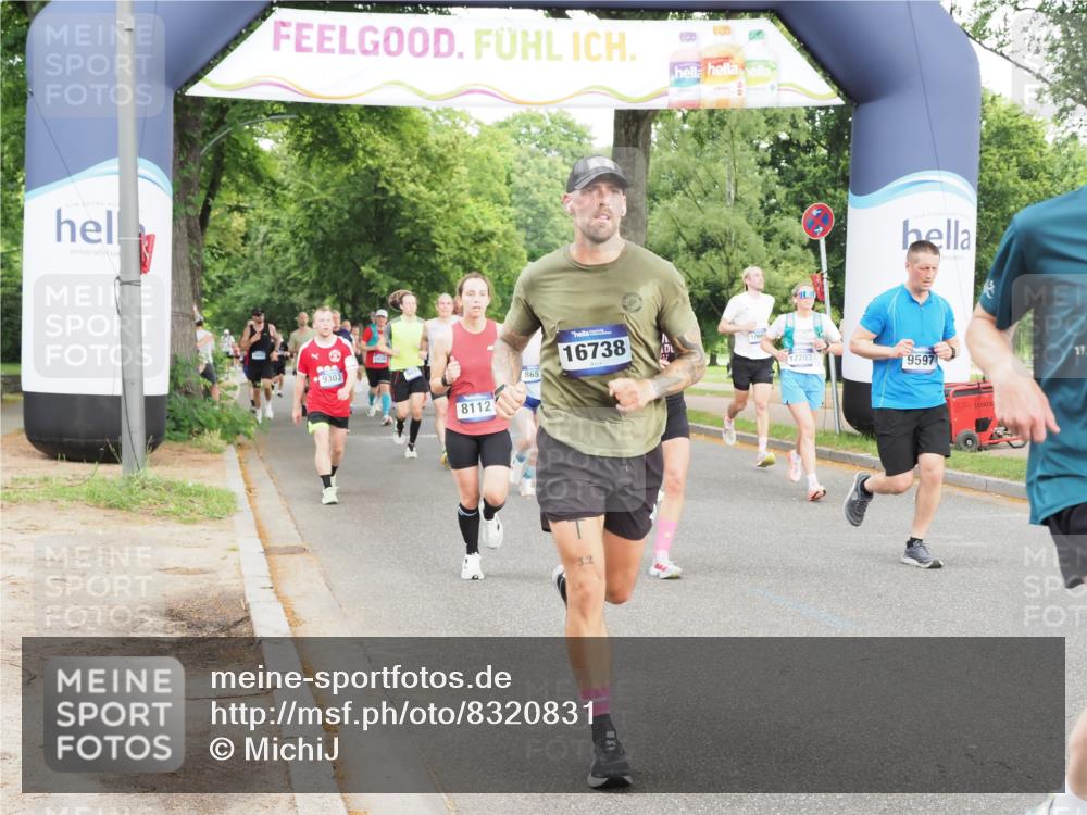 29.06.2025 - hella hamburg halbmarathon MichiJ http://msf.ph/oto/8320831 29.06.2025 10:37:15 Zwischen KM18-KM19 2013, 2020, 2880, 3562, 4247, 7100, 8112, 8437, 8454, 8921, 9031, 9303, 9491, 9597, 10859, 10860, 11819, 12203, 12421, 15950, 16738, 16891 meine-sportfotos.de