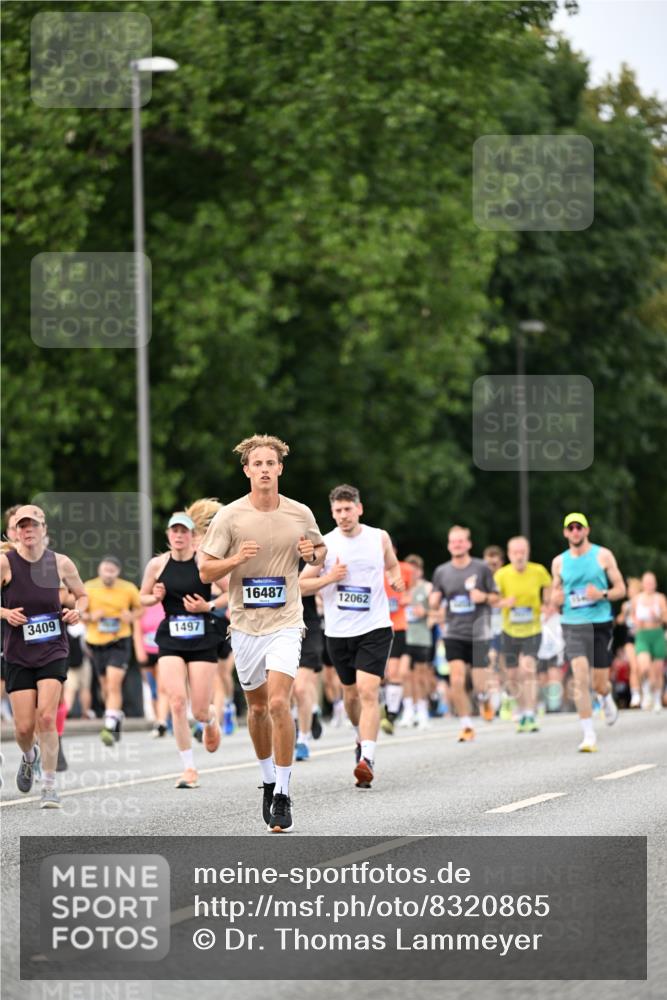 29.06.2025 - hella hamburg halbmarathon Dr. Thomas Lammeyer http://msf.ph/oto/8320865 29.06.2025 10:39:11 Kennedybrücke 1417, 1497, 1821, 1849, 2265, 2355, 2482, 3130, 3409, 4884, 5027, 5453, 5793, 6171, 6310, 6329, 6335, 6571, 6746, 6803, 6859, 7020, 7299, 7733, 8369, 9164, 9248, 9342, 10335, 10393, 10464, 10606 meine-sportfotos.de