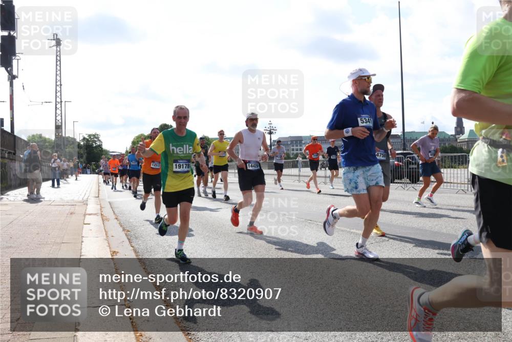 29.06.2025 - hella hamburg halbmarathon Lena Gebhardt http://msf.ph/oto/8320907 29.06.2025 10:00:06 Lombardsbrücke 1503, 12513, 19178, 14429, 5341, 4750, 1006, 1019, 1125, 1180, 1239, 1264, 1526, 1834, 1914, 1955, 2027, 2086, 2099, 2159, 2346, 2348, 2364, 2432, 2447, 2582, 2584, 2606, 2652, 2676, 2677, 2730, 2910, 3177, 3181, 3279, 3319, 3668, 3836, 3861, 3898, 4013, 4231, 4426, 4594, 4632, 4772, 4796, 4813, 4837, 5015, 5134, 5272, 5277, 5341, 5728, 6082, 6084, 6104, 6174, 6201, 6202, 6260, 6462, 6470, 6581, 6587, 8330, 9984, 10031, 11568, 11844 meine-sportfotos.de
