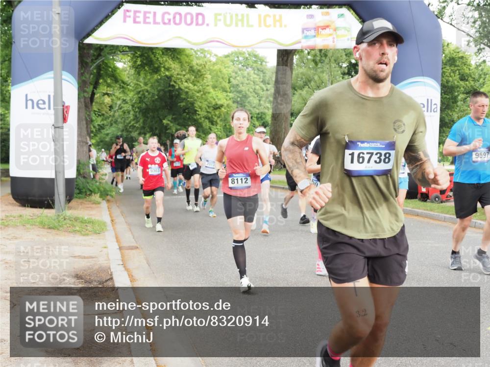 29.06.2025 - hella hamburg halbmarathon MichiJ http://msf.ph/oto/8320914 29.06.2025 10:37:15 Zwischen KM18-KM19 2013, 2020, 2880, 3562, 4247, 7100, 8112, 8437, 8454, 8921, 9031, 9303, 9491, 9597, 10859, 10860, 11819, 12203, 12421, 15950, 16738, 16891 meine-sportfotos.de