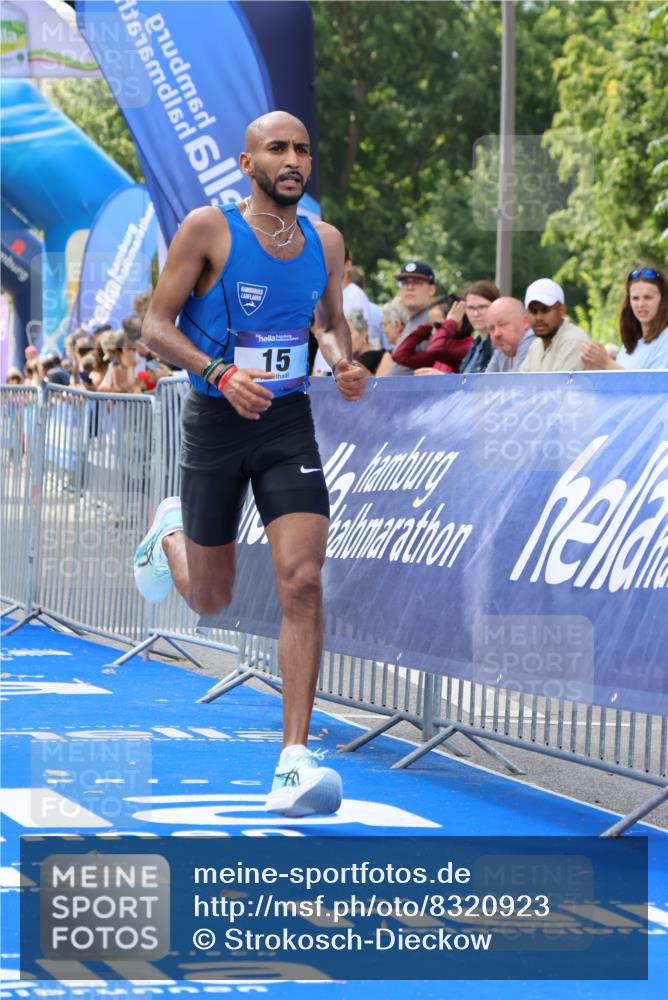 29.06.2025 - hella hamburg halbmarathon Strokosch-Dieckow http://msf.ph/oto/8320923 29.06.2025 10:04:07 Ziel 15 meine-sportfotos.de